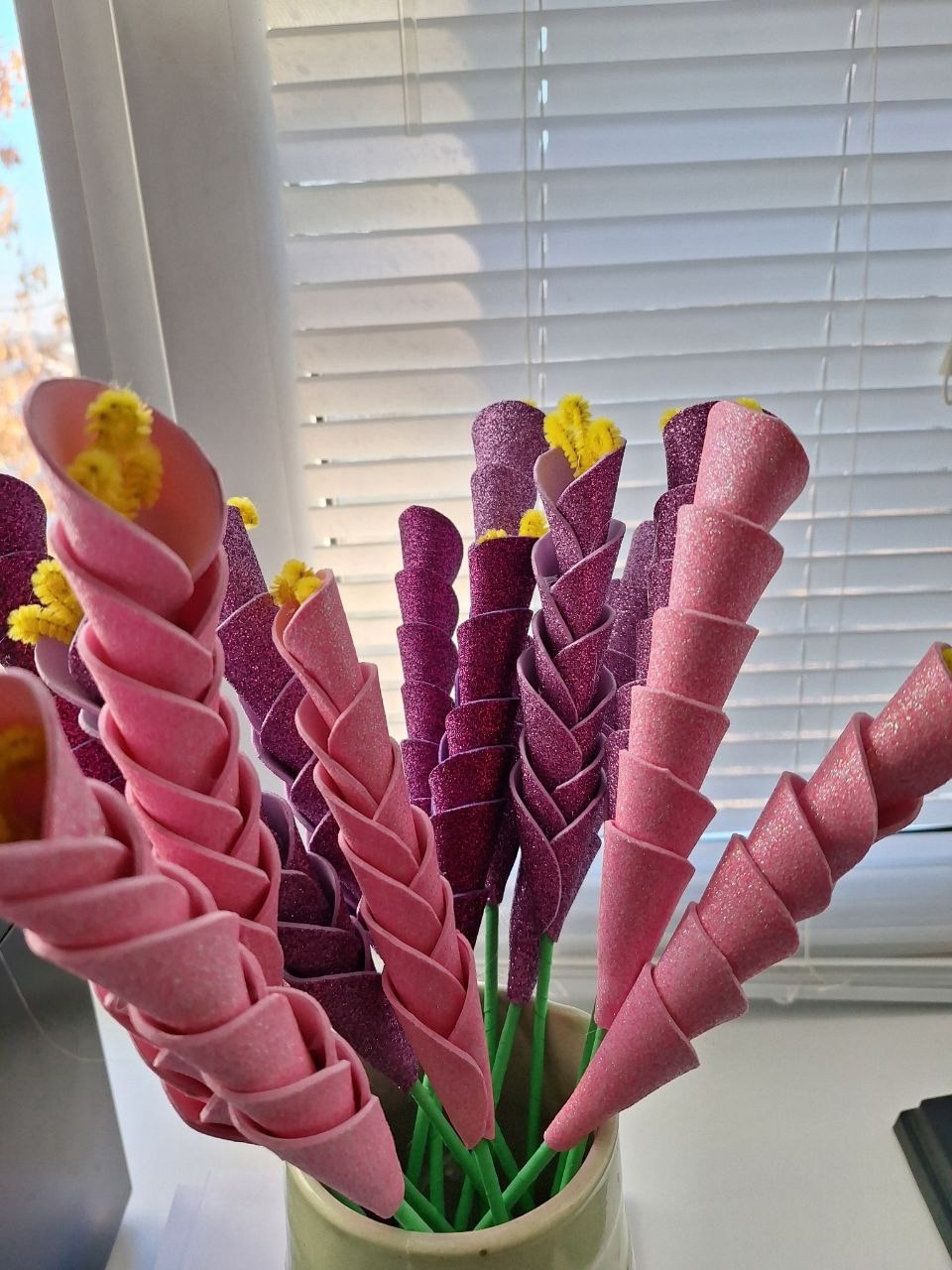 Цветы из глиттерного фоамирана